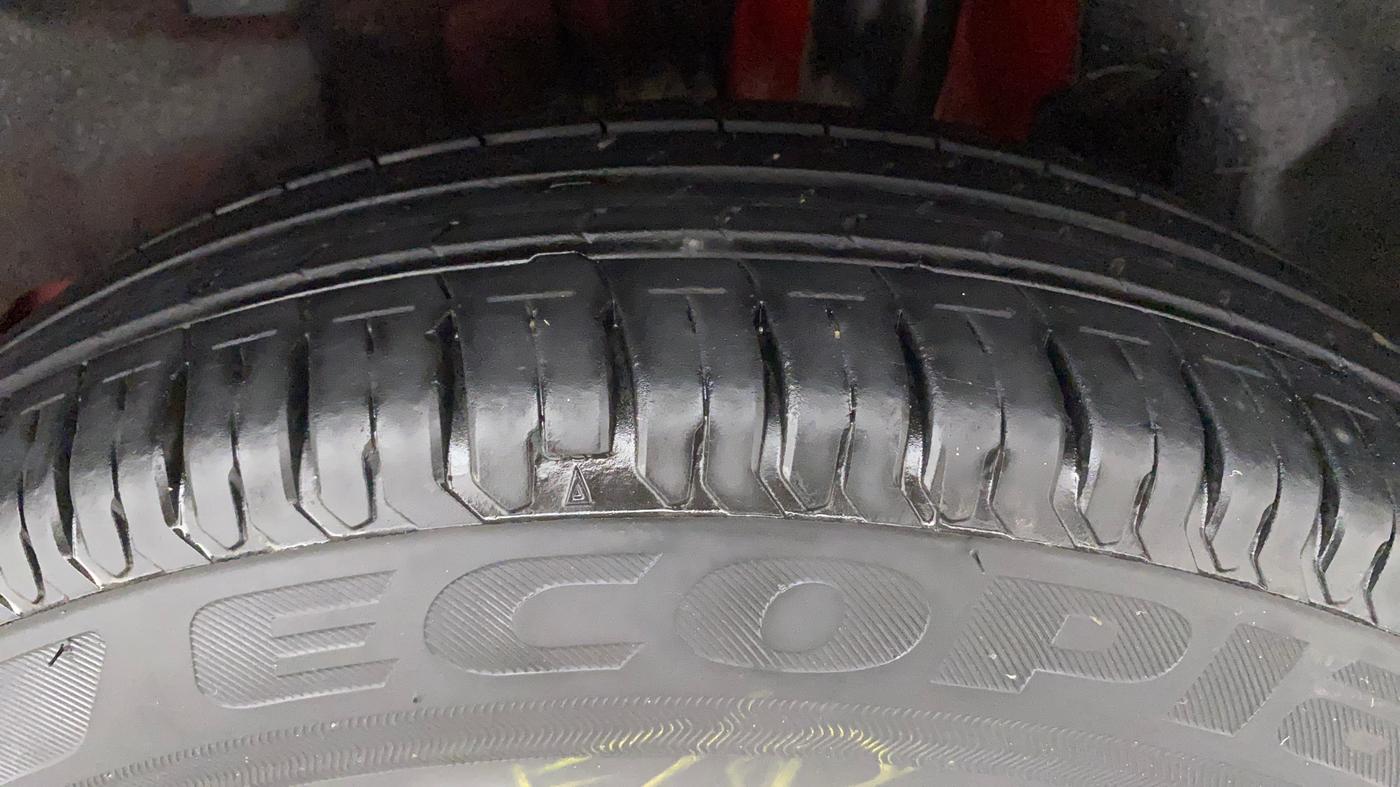 2022 Maruti Swift VXI, Petrol, Manual, 19,319 km, Left Rear Tyre Tread