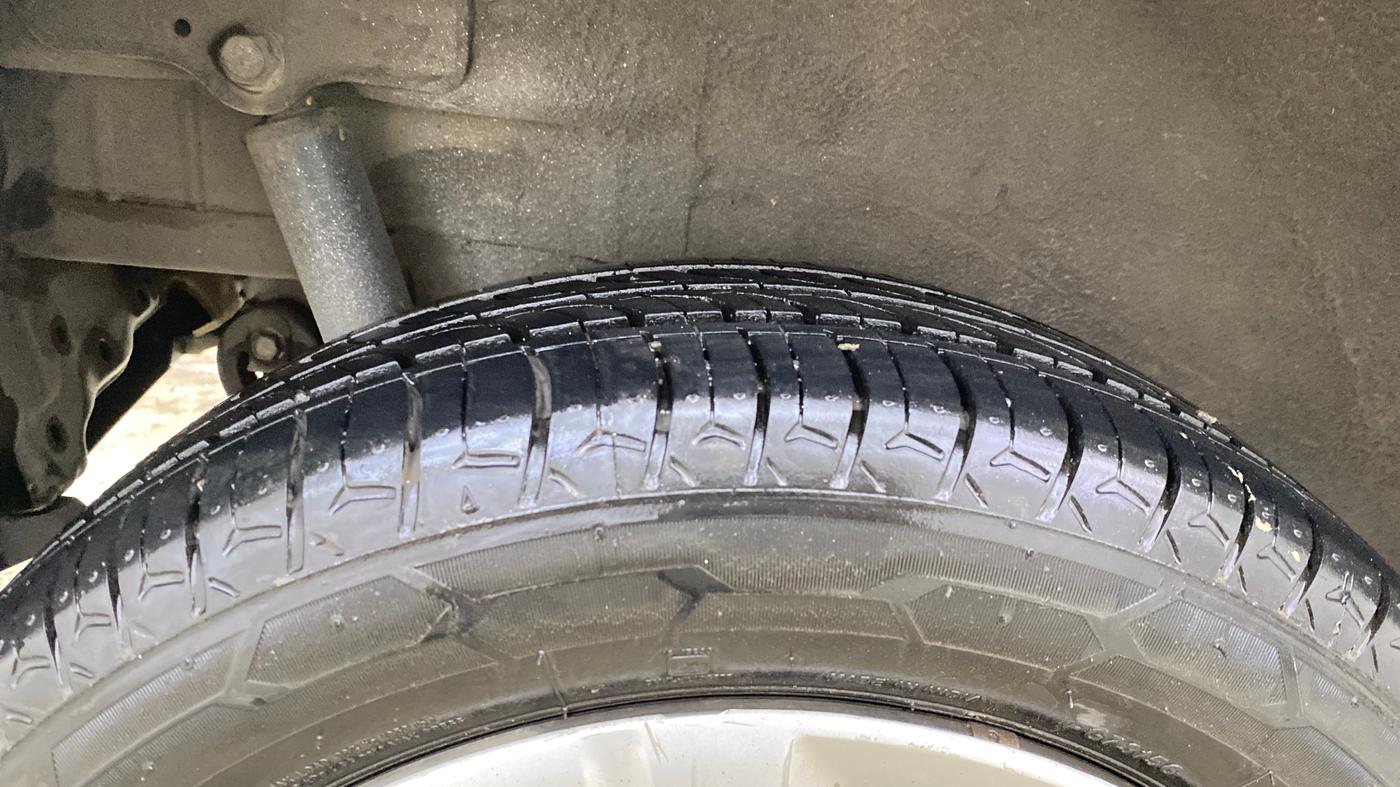 2016 Maruti Wagon R 1.0 VXI, Petrol, Manual, 77,529 km, Right Rear Tyre Tread