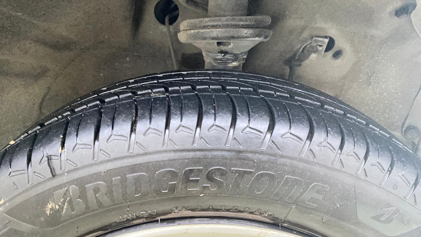 2016 Maruti Wagon R 1.0 VXI, Petrol, Manual, 77,529 km, Right Front Tyre Tread