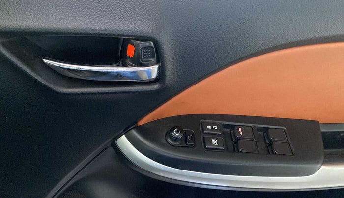 2016 Maruti Baleno DELTA PETROL 1.2, Petrol, Manual, 39,164 km, Driver Side Door Panels Control