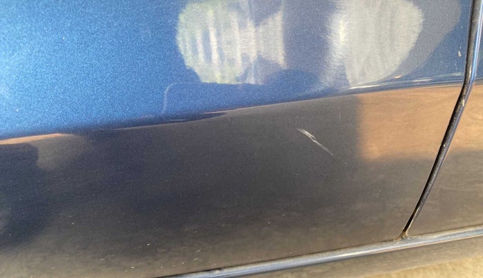 2016 Maruti Baleno DELTA PETROL 1.2, Petrol, Manual, 39,164 km, Front passenger door - Slightly dented