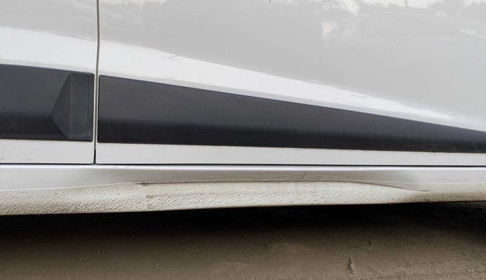 2016 Hyundai Xcent S 1.2 SPECIAL EDITION, CNG, Manual, 51,015 km, Right running board - Slightly dented