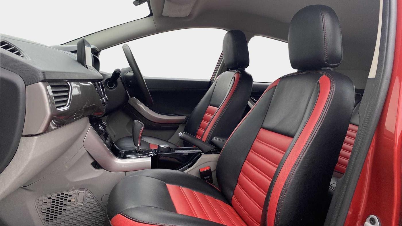 2019 Tata NEXON XZA PLUS PETROL, Petrol, Automatic, 74,168 km, Right Side Front Door Cabin