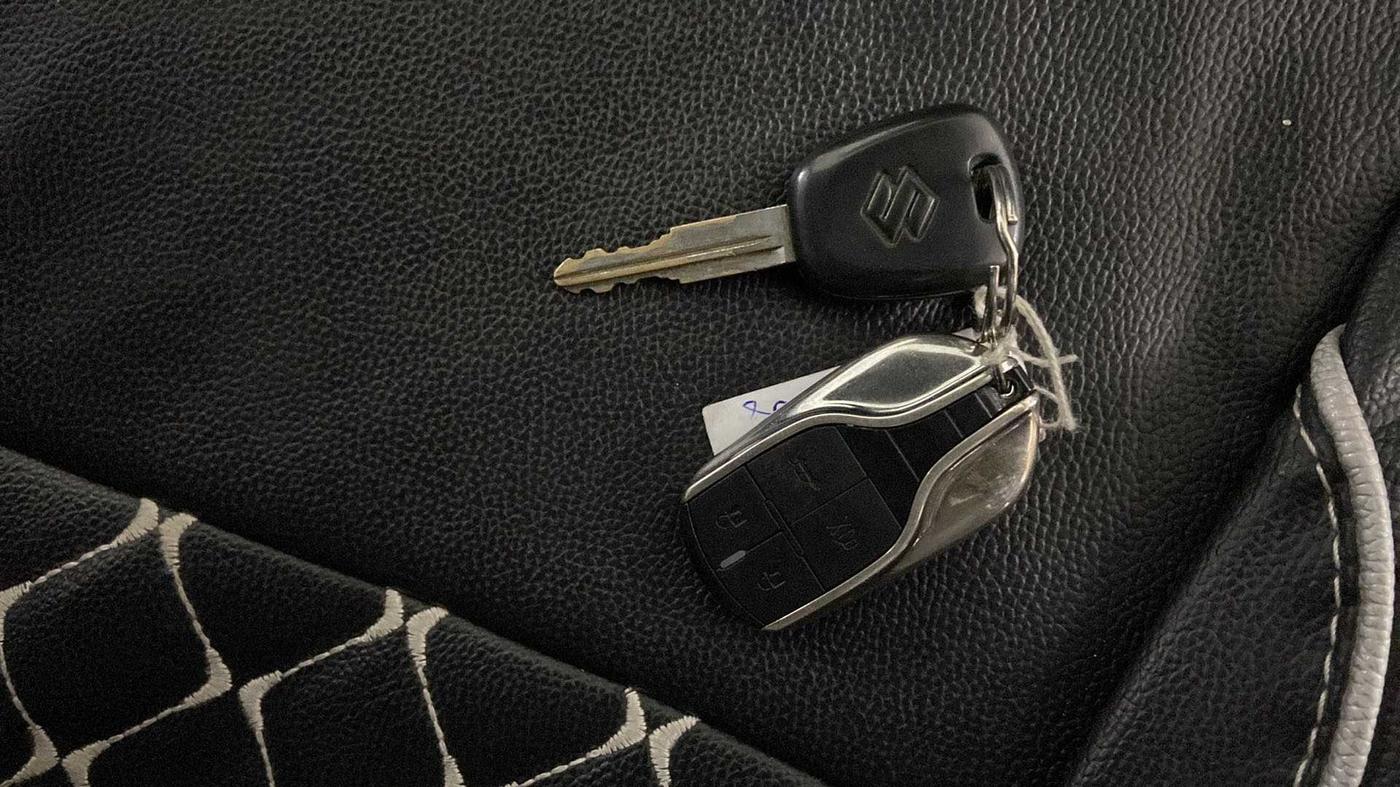 2018 Maruti Alto 800 LXI, Petrol, Manual, 24,731 km, Key Close Up