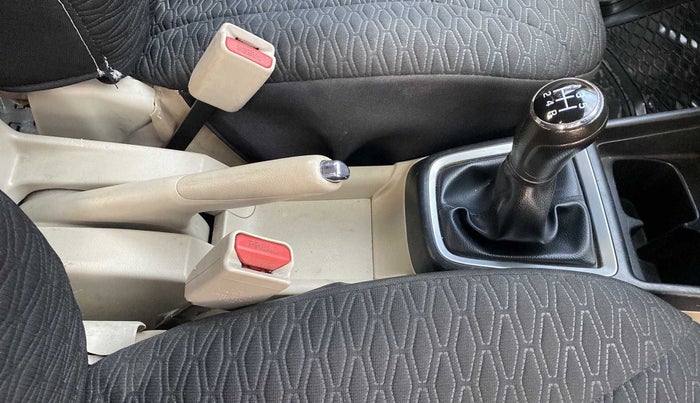 2018 Maruti Dzire ZDI, Diesel, Manual, 68,367 km, Gear Lever