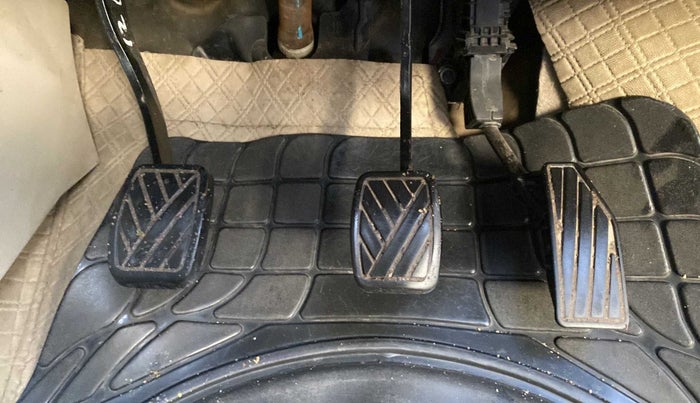 2018 Maruti Dzire ZDI, Diesel, Manual, 68,367 km, Pedals