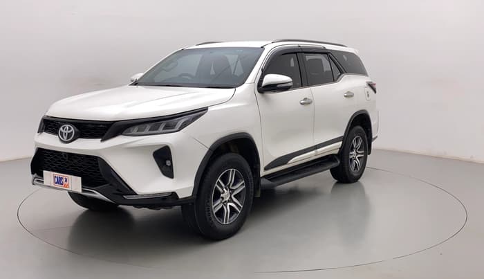2016 Toyota Fortuner 2.8 4X2 AT, Diesel, Automatic, 1,28,617 km, Left Front Diagonal