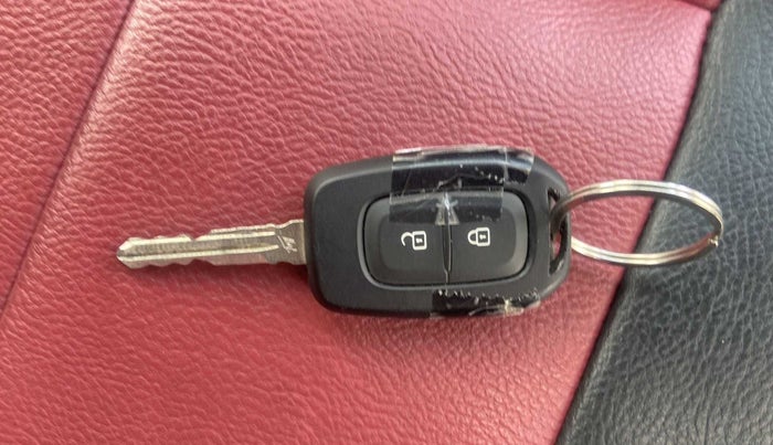 2020 Renault Duster RXZ 1.5 PETROL MT, Petrol, Manual, 15,325 km, Key Close Up