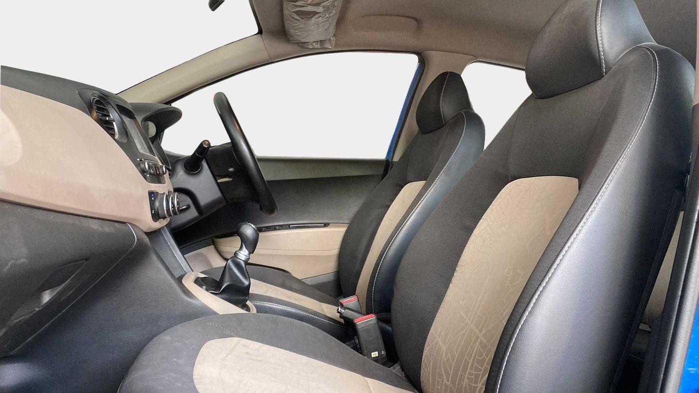 2017 Hyundai Grand i10 SPORTZ (O) 1.2 KAPPA VTVT, Petrol, Manual, 14,867 km, Right Side Front Door Cabin