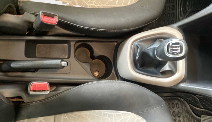 2017 Hyundai Grand i10 SPORTZ (O) 1.2 KAPPA VTVT, Petrol, Manual, 14,867 km, Gear Lever