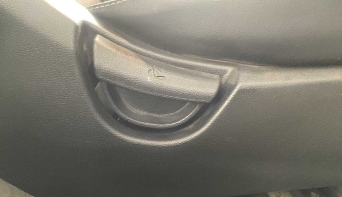 2017 Hyundai Grand i10 SPORTZ (O) 1.2 KAPPA VTVT, Petrol, Manual, 14,867 km, Driver Side Adjustment Panel