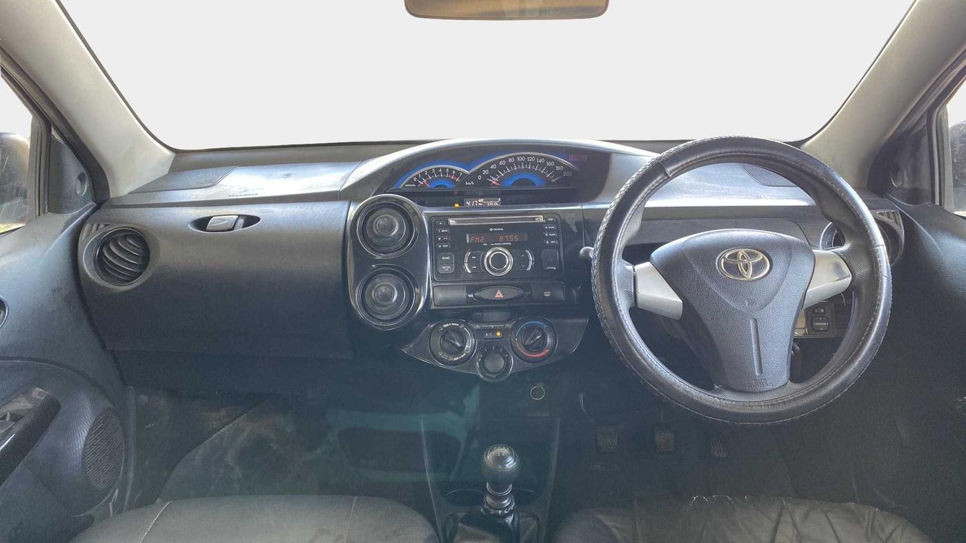 2015 Toyota Etios CROSS 1.4 GD, Diesel, Manual, 32,546 km, Dashboard