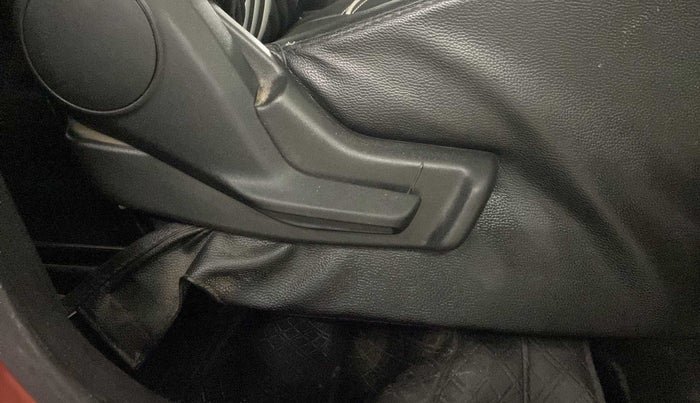 2020 Maruti IGNIS ZETA 1.2, CNG, Manual, 23,438 km, Driver Side Adjustment Panel