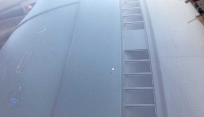 2013 Maruti Ertiga VDI, Diesel, Manual, 93,721 km, Front windshield - Wiper bottle cap missing