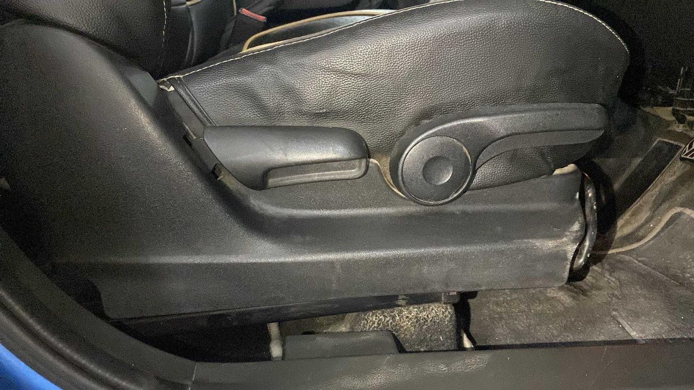2017 Maruti Vitara Brezza ZDI PLUS DUAL TONE, Diesel, Manual, 83,326 km, Driver Side Adjustment Panel
