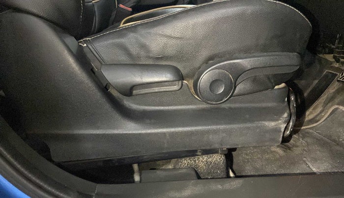 2017 Maruti Vitara Brezza ZDI PLUS DUAL TONE, Diesel, Manual, 83,326 km, Driver Side Adjustment Panel