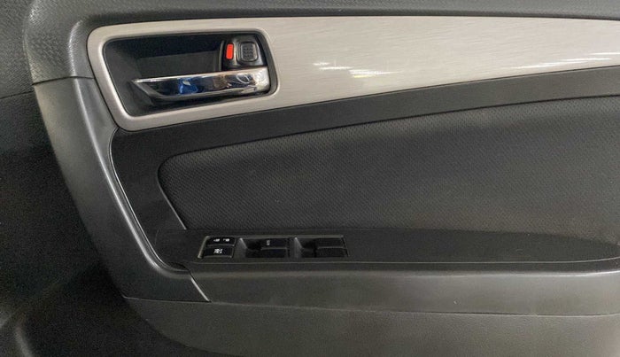 2017 Maruti Vitara Brezza ZDI PLUS DUAL TONE, Diesel, Manual, 83,326 km, Driver Side Door Panels Control