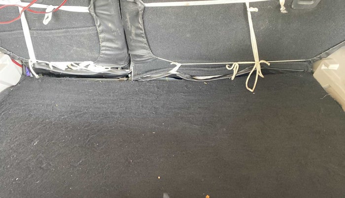 2021 Mahindra XUV300 W6 1.2 PETROL, Petrol, Manual, 22,195 km, Boot Inside