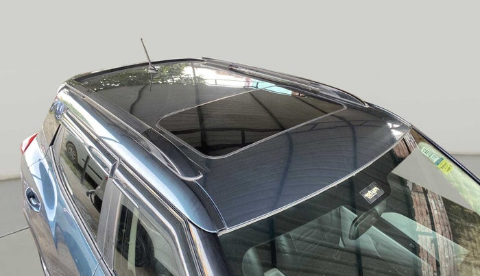 2021 Mahindra XUV300 W6 1.2 PETROL, Petrol, Manual, 22,195 km, Roof