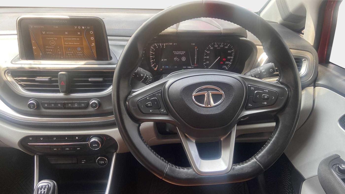 2020 Tata ALTROZ XZ PETROL, Petrol, Manual, 15,887 km, Steering Wheel Close Up
