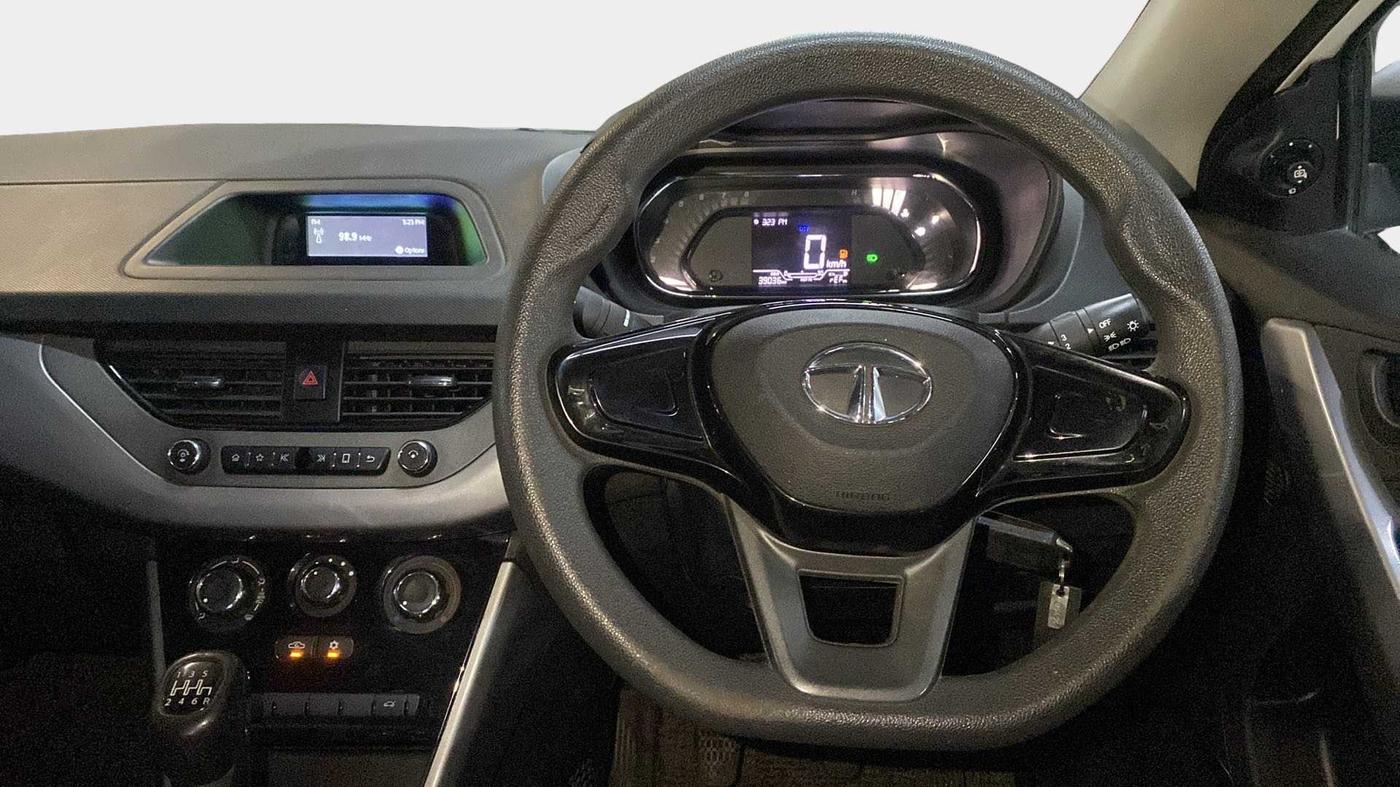 2022 Tata NEXON XM PETROL, Petrol, Manual, 39,217 km, Steering Wheel Close Up