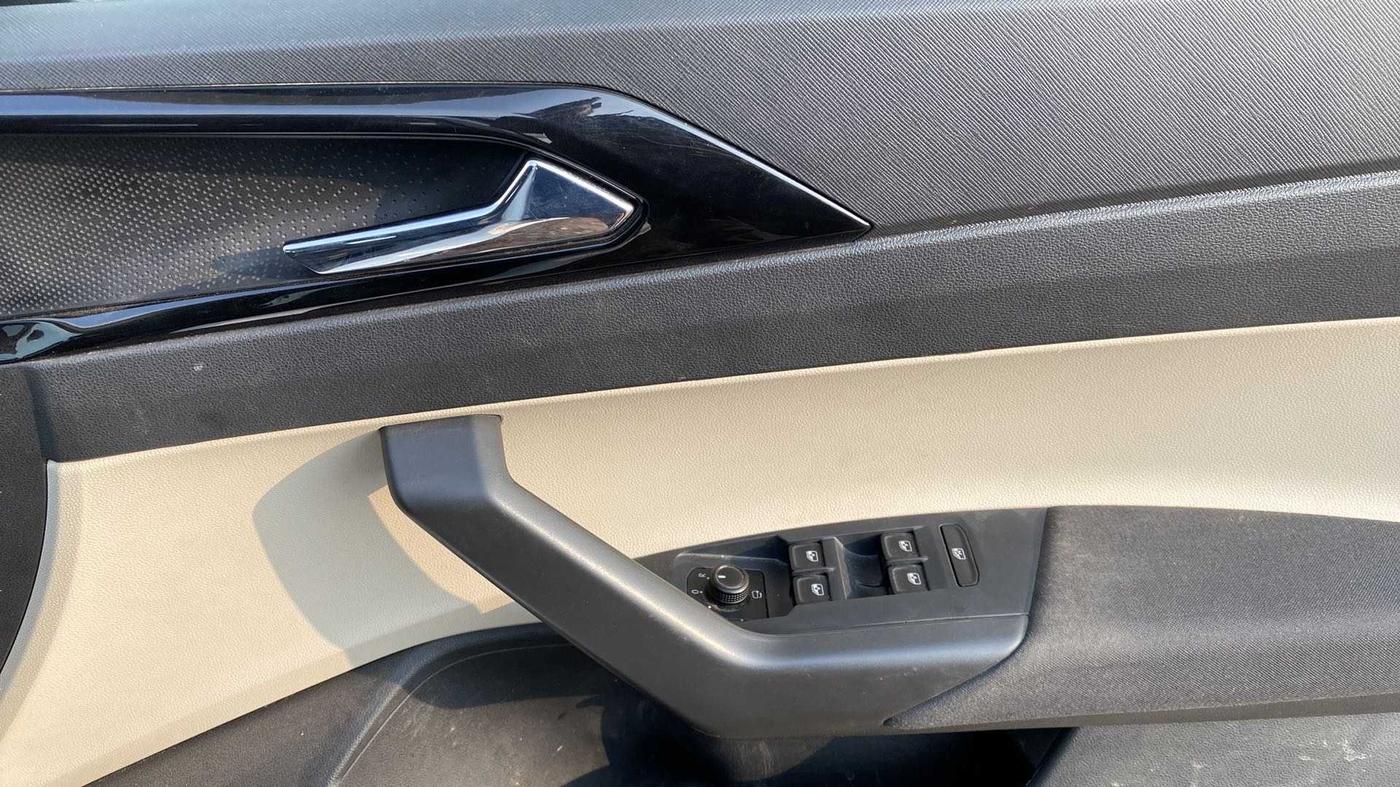2022 Skoda SLAVIA AMBITION 1.0L TSI MT, Petrol, Manual, 11,711 km, Driver Side Door Panels Control