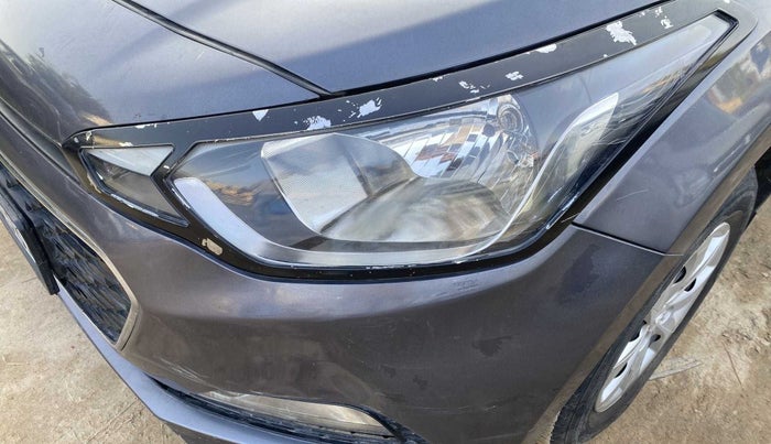 2016 Hyundai Elite i20 SPORTZ 1.2, Petrol, Manual, 39,030 km, Left headlight - Chrome has minor damage