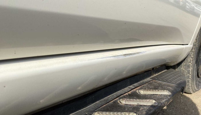 2020 Mahindra TUV300 T4 PLUS, Diesel, Manual, 72,942 km, Right running board - Minor scratches