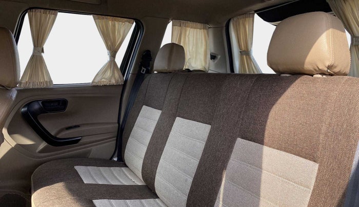 2020 Mahindra TUV300 T4 PLUS, Diesel, Manual, 72,942 km, Right Side Rear Door Cabin