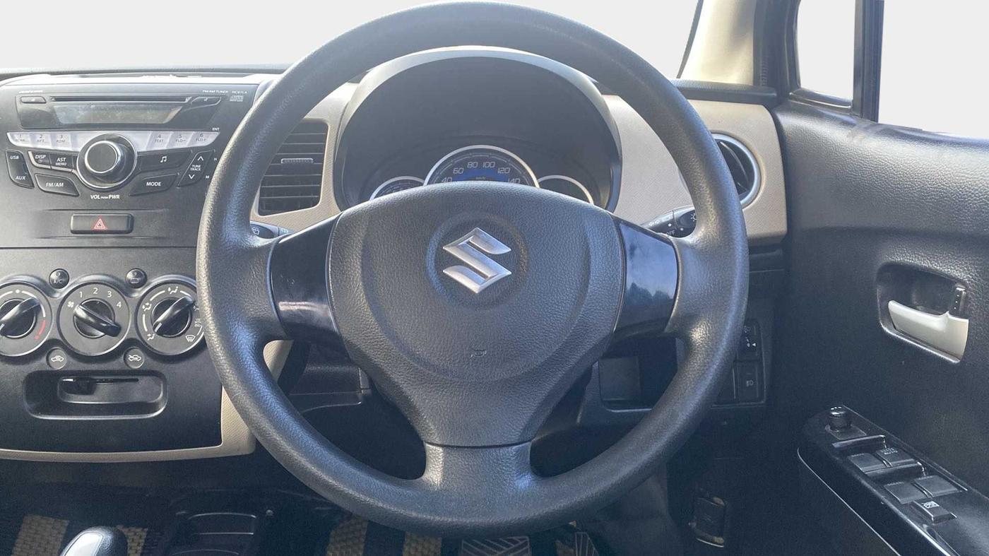 2018 Maruti Wagon R 1.0 VXI AMT, CNG, Automatic, 83,892 km, Steering Wheel Close Up
