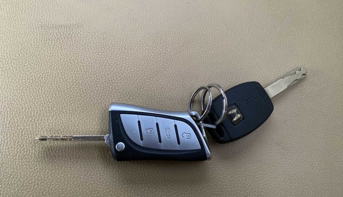 2014 Honda Amaze 1.2L I-VTEC S, Petrol, Manual, 85,922 km, Lock system - Dork lock functional only from remote key