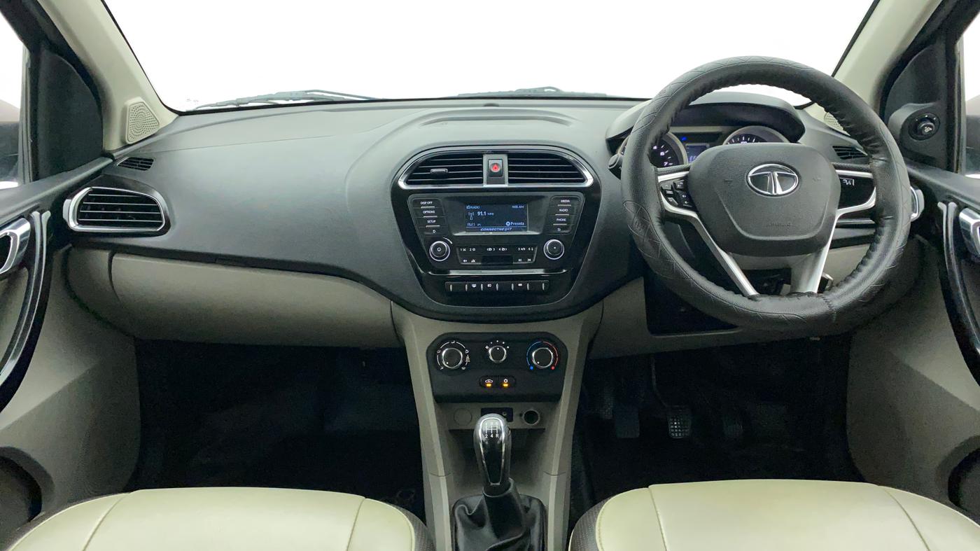 2017 Tata Tiago XZ PETROL, Petrol, Manual, 1,20,924 km, Dashboard
