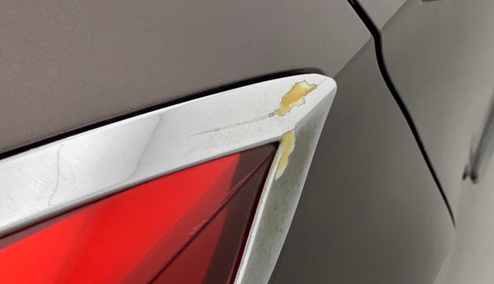 2017 Tata Tiago XZ PETROL, Petrol, Manual, 1,20,924 km, Right tail light - Chrome has minor damage