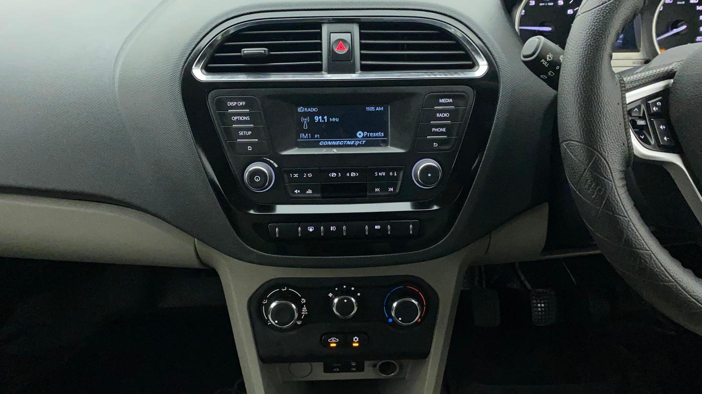 2017 Tata Tiago XZ PETROL, Petrol, Manual, 1,20,924 km, Air Conditioner