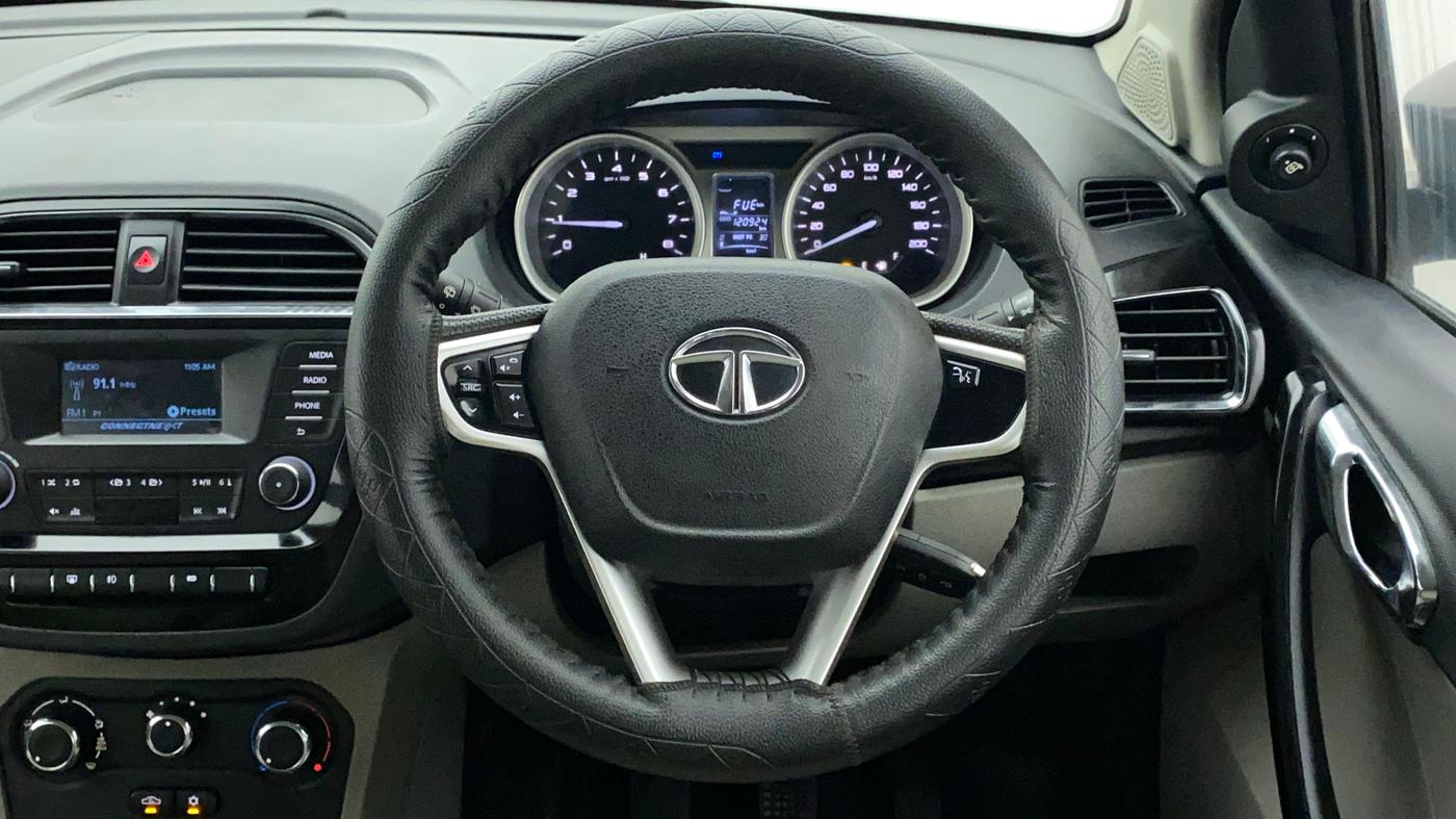 2017 Tata Tiago XZ PETROL, Petrol, Manual, 1,20,924 km, Steering Wheel Close Up