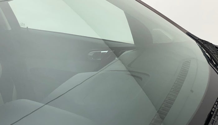 2017 Tata Tiago XZ PETROL, Petrol, Manual, 1,20,924 km, Front windshield - Minor spot on windshield
