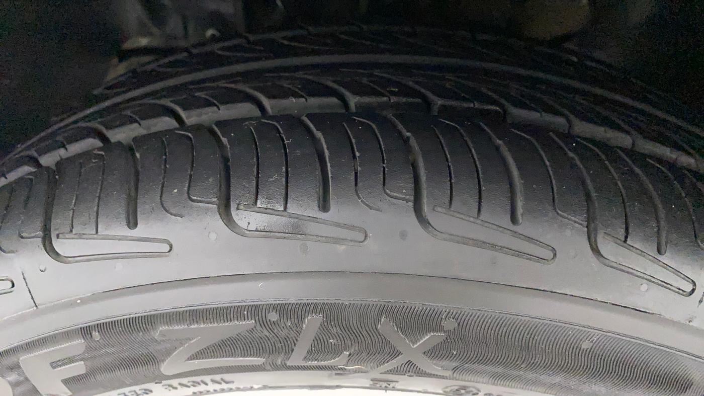 2017 Tata Tiago XZ PETROL, Petrol, Manual, 1,20,924 km, Left Front Tyre Tread