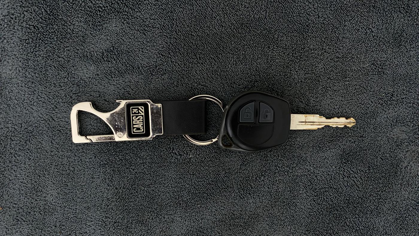 2016 Maruti Swift Dzire VXI, Petrol, Manual, 88,886 km, Key Close Up