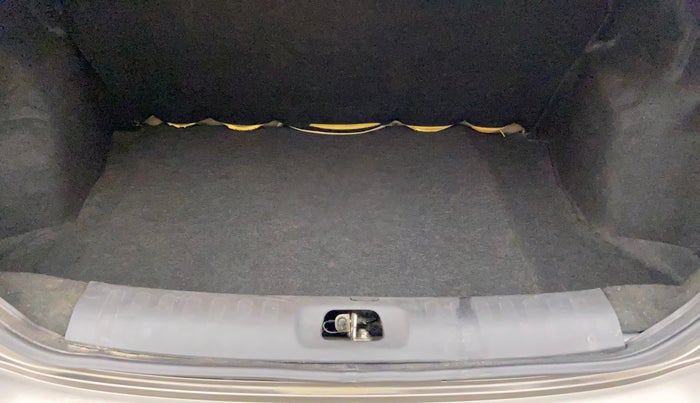 2016 Maruti Swift Dzire VXI, Petrol, Manual, 88,886 km, Boot Inside