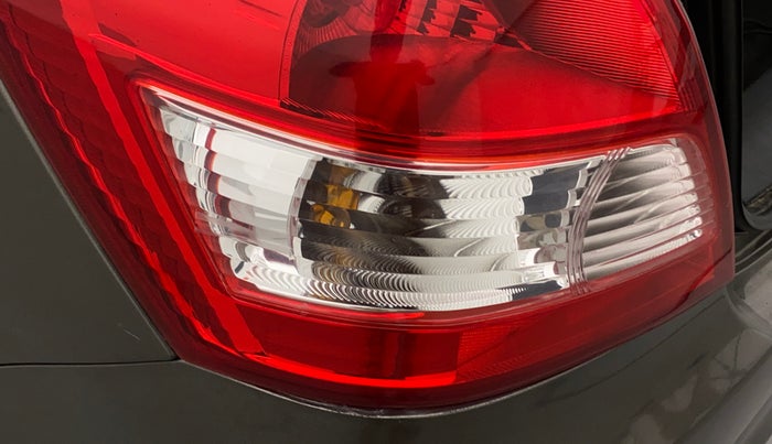 2016 Maruti Swift Dzire VXI, Petrol, Manual, 88,886 km, Left tail light - Minor scratches