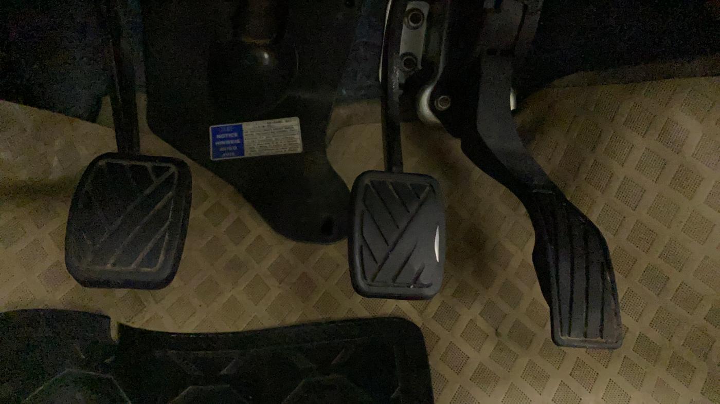 2016 Maruti Swift Dzire VXI, Petrol, Manual, 88,886 km, Pedals