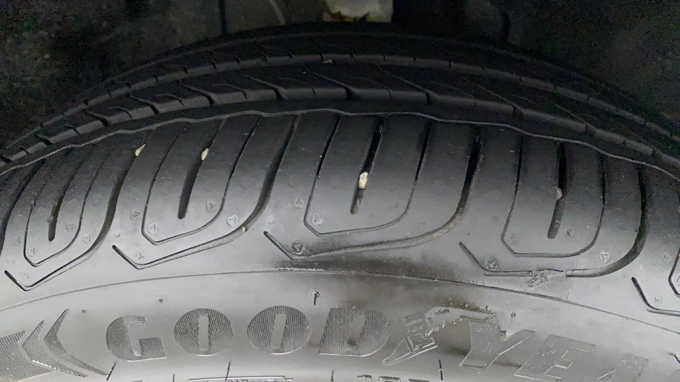 2022 Tata ALTROZ XZA PLUS, Petrol, Automatic, 5,922 km, Right Front Tyre Tread
