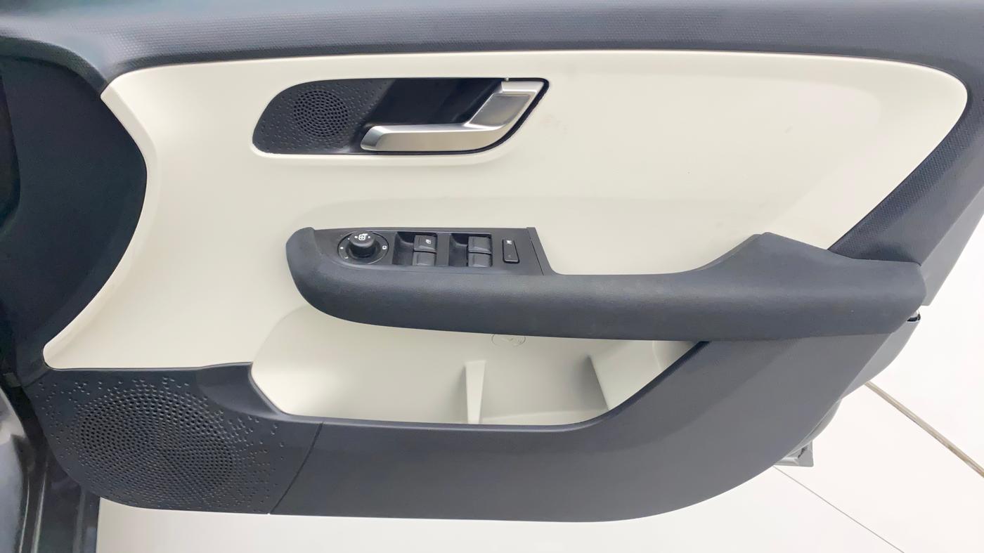 2022 Tata ALTROZ XZA PLUS, Petrol, Automatic, 5,922 km, Driver Side Door Panels Control