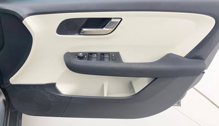 2022 Tata ALTROZ XZA PLUS, Petrol, Automatic, 5,922 km, Driver Side Door Panels Control