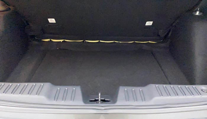 2022 Tata ALTROZ XZA PLUS, Petrol, Automatic, 5,922 km, Boot Inside