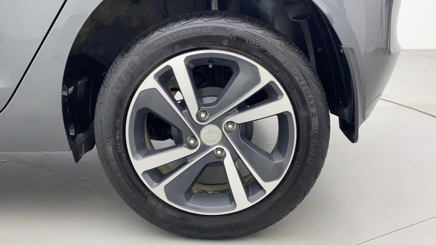 2022 Tata ALTROZ XZA PLUS, Petrol, Automatic, 5,922 km, Left Rear Wheel