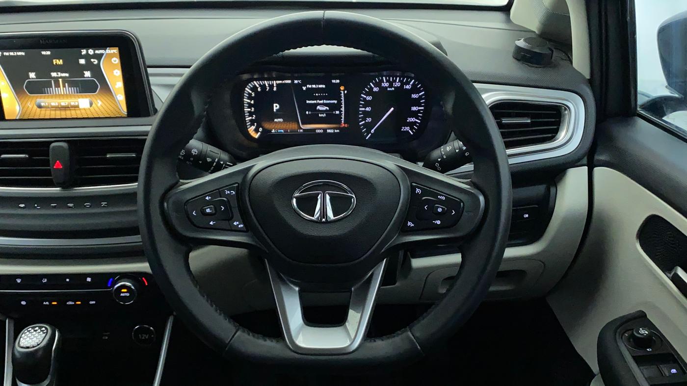 2022 Tata ALTROZ XZA PLUS, Petrol, Automatic, 5,922 km, Steering Wheel Close Up