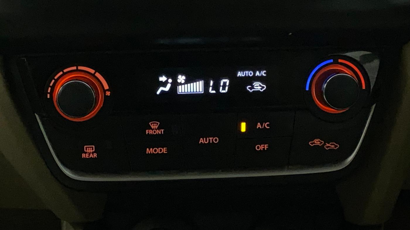 2018 Maruti Dzire ZDI, Diesel, Manual, 71,739 km, Automatic Climate Control