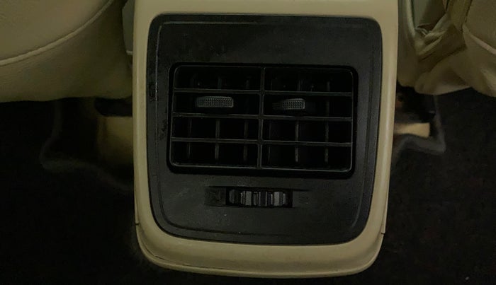 2018 Maruti Dzire ZDI, Diesel, Manual, 71,739 km, Rear AC Vents