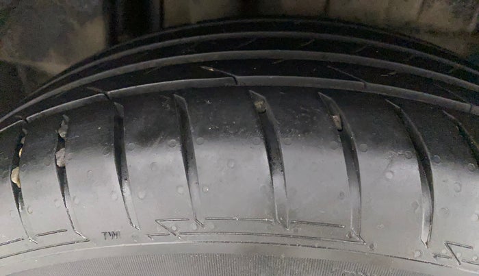 2018 Maruti Dzire ZDI, Diesel, Manual, 71,739 km, Right Rear Tyre Tread